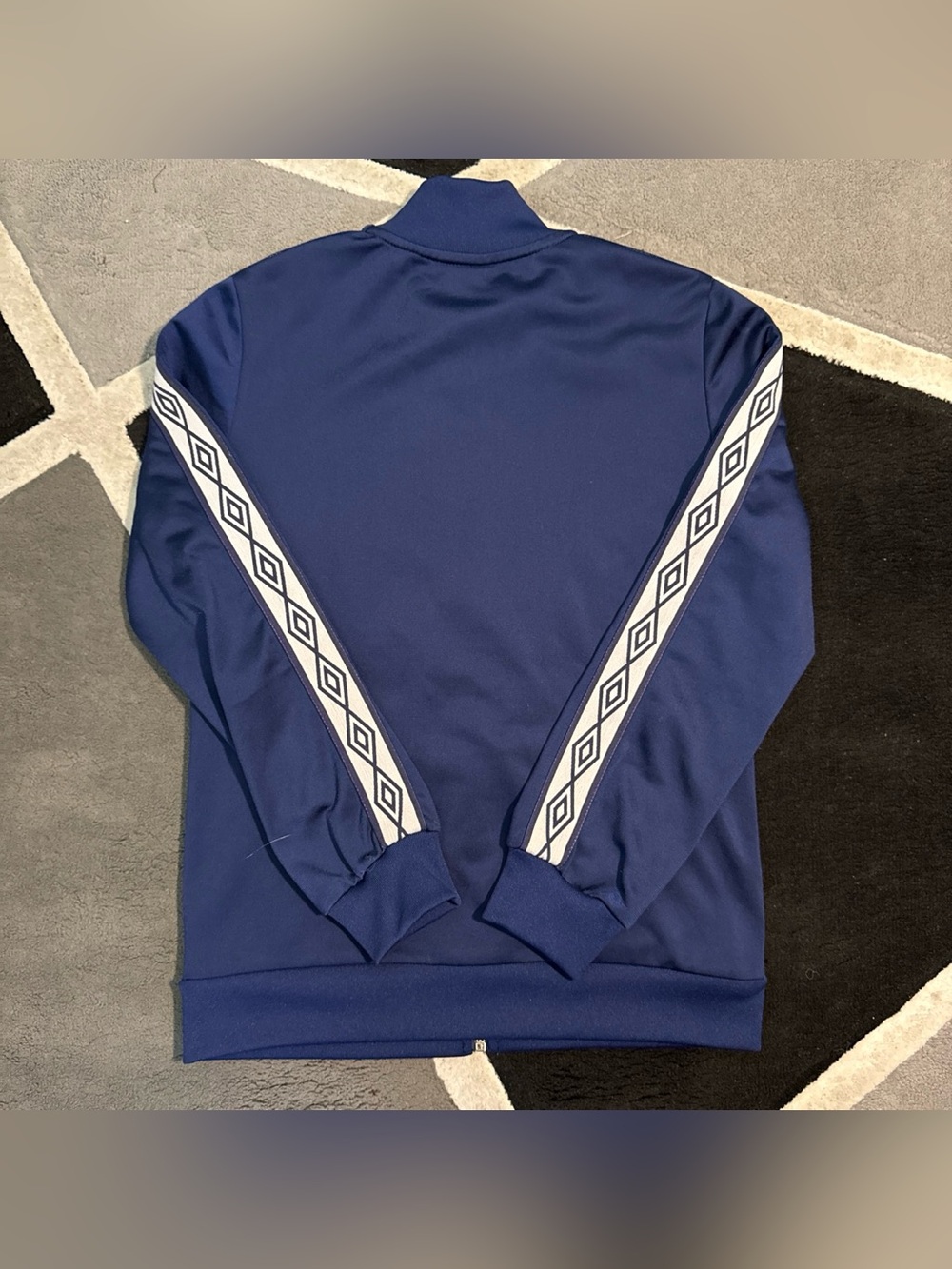 Navy blue women’s Umbro tracksuit jacket - Picture 3 of 3